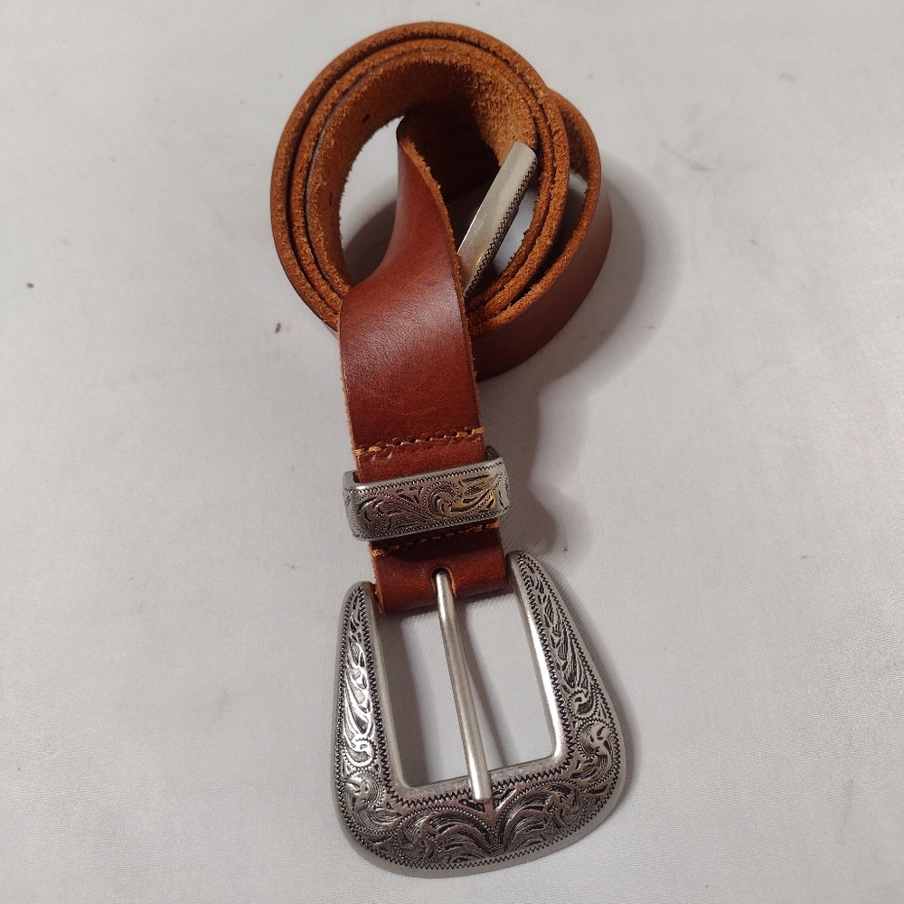 Urban Outfitters Women’s Western leather belt